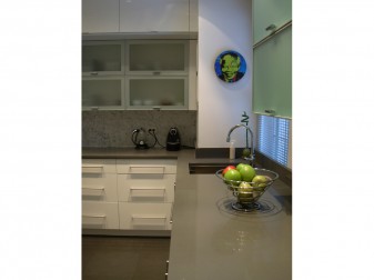 <h3> Riverside Park</h3> <a href="http://standing.com/765">0711-06</a>