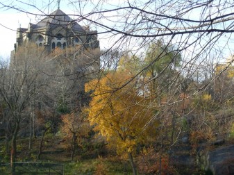 <h3> Morningside Park</h3>    <a href="http://standing.com/732">2010-03</a> 