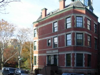 <h3> Morningside Park</h3>    <a href="http://standing.com/732">2010-05</a> 