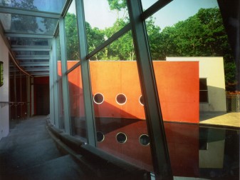<h3> Easthampton</h3> <a href="http://standing.com/597">8910-09</a>