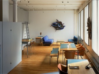 <h3> Sculpture Studio</h3> <a href="http://standing.com/847">9416-02</a>