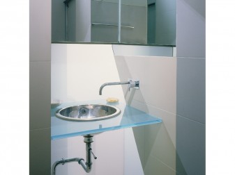 <h3> Sculpture Studio</h3> <a href="http://standing.com/847">9416-08</a>